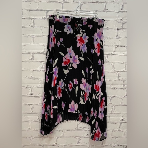 Calvin Klein Womens Pleated Skirt - NWT - Picture 3 of 9